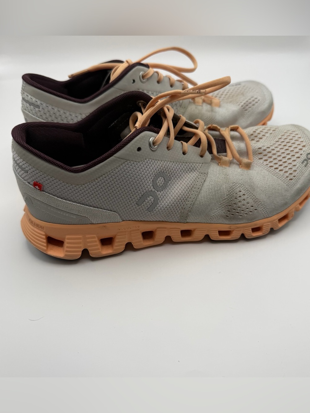 On Running Women’s Cloud Sneakers Size 7.5 Gray Peach Swiss Engineering Athletic - Picture 3 of 10